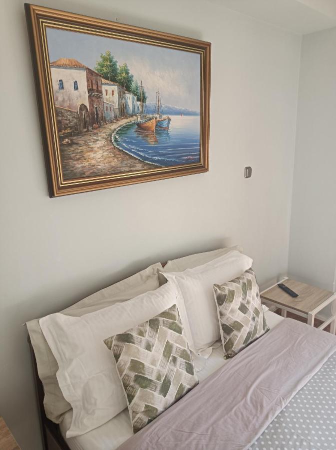 Historic Center Apartment At Thisseio Афины Экстерьер фото